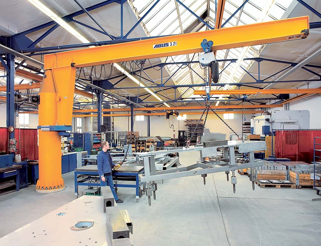 Pillar jib cranes