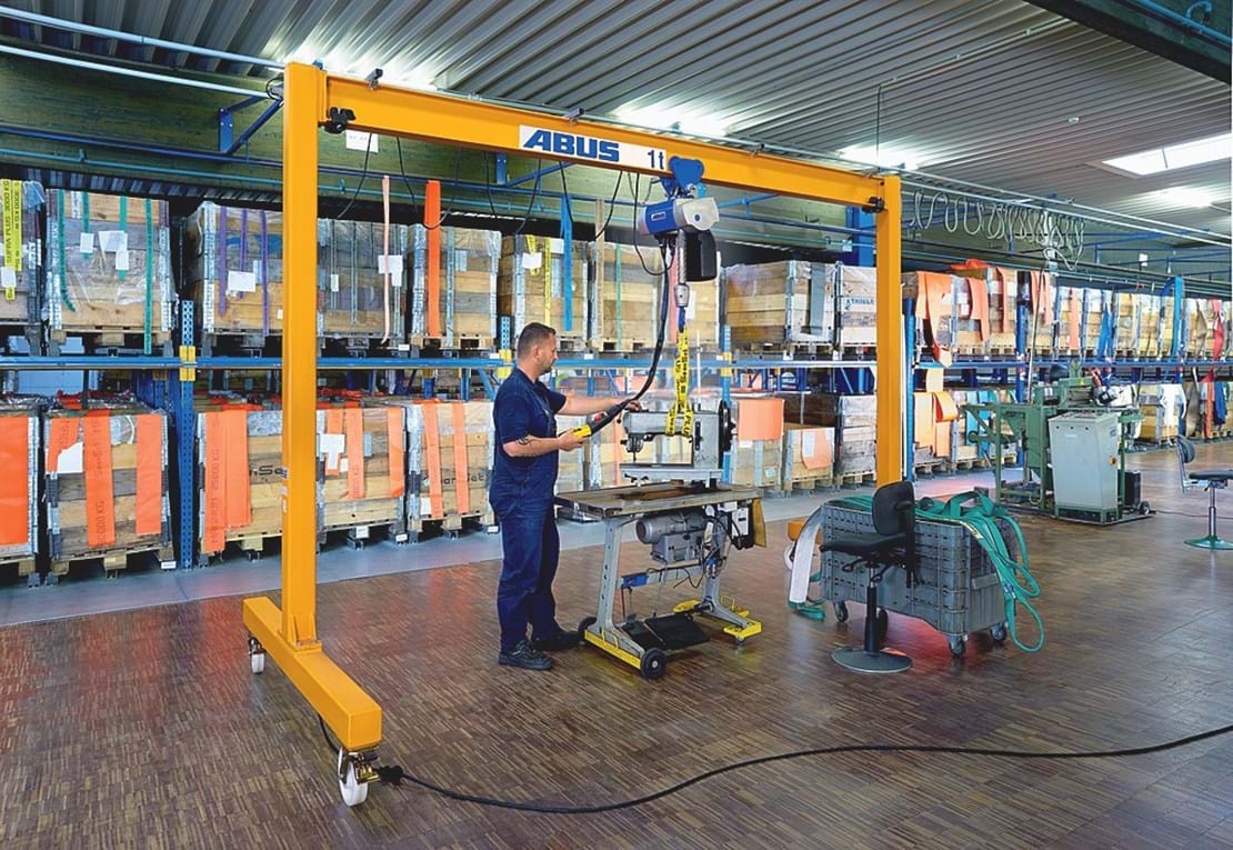 Lightweight mobile gantry